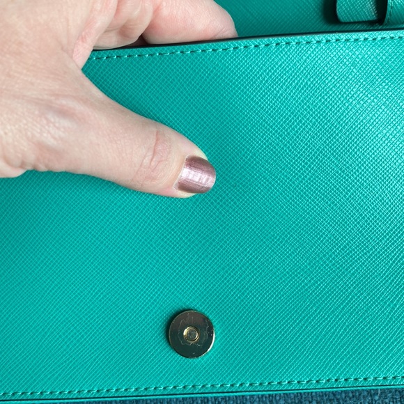 Green Spencer Chain Wallet - Picture 7 of 11